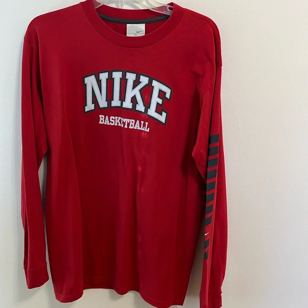 Nike basketball swoosh tee shirt size XL 18-20 red long sleeve cotton Spellout